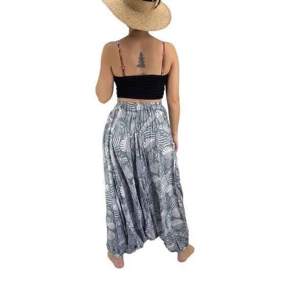 Apau ~ Gender Fluid Alladin Gypsy Pants Gray White Tropical Floral Leaf Design - Picture 5 of 16